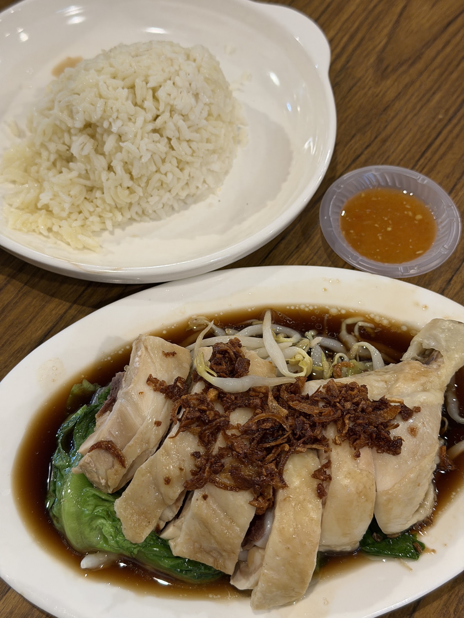 怡保芽菜全鸡腿饭 Steamed Chicken Rice with Bean Sprout